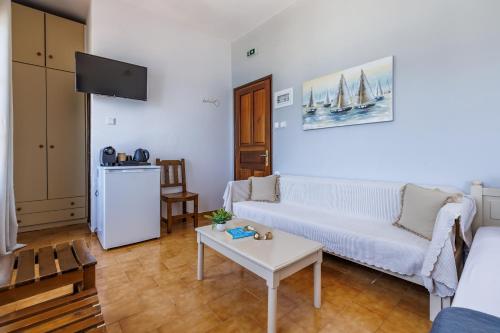 Adonis Rooms 5