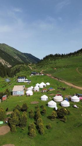Esal Yurthome Altyn Arashan in Teploklyuchenka