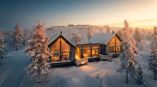 AURA Arctic Chalets - Grand Panoramic & Grand Hideaway – khách sạn tại Inari