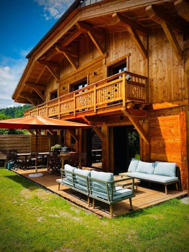 Family chalet for 10 people Terrace and Mountain view