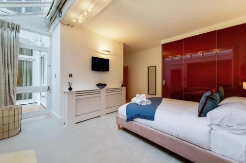 CWG1 - Elegant 3-Bed on Kensington Garden Square - image 9