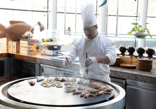 Restaurant, InterContinental Dubai Festival City By IHG in Dubai Festival City