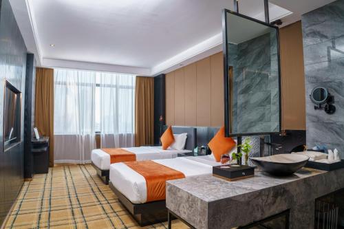 room detail thumbnail 1