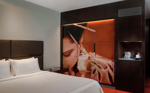 1 queen bed