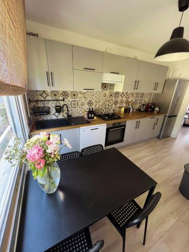 Appartement familial avec piscine & grande terrasse in Mercantour