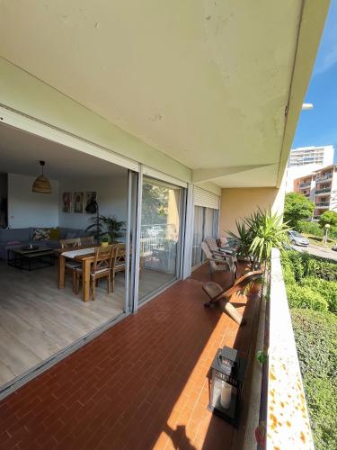 Balcony/terrace, Appartement familial avec piscine & grande terrasse in Mercantour