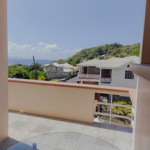New Montrose Hotel in Kingstown