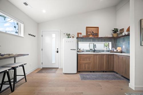 Modern Studio with Workspace and Kitchenette in Sloan's Lake