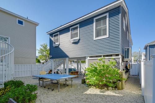 Walk to Bay Village, Beaches & More! Cozy Cottage in Beach Haven (NJ)