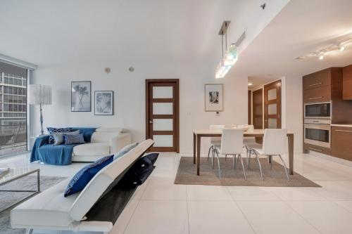 ★ICON Brickell★ Luxury 1 Bedroom Apt w/ Pool View in Other