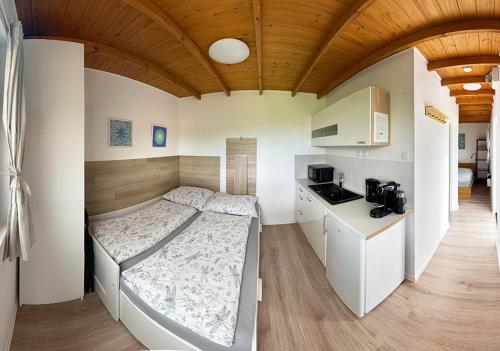 Exterior view, Glamping Prokop in Prague 13