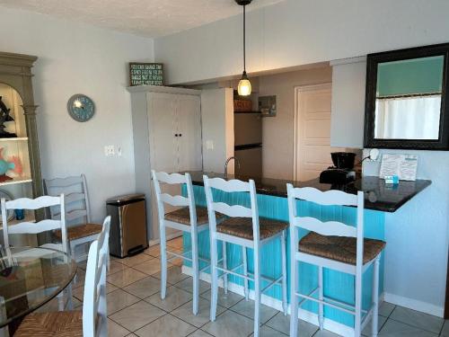 B22 condo in Smith Bay