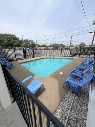 23 B ST APARTMENTS, Hampton