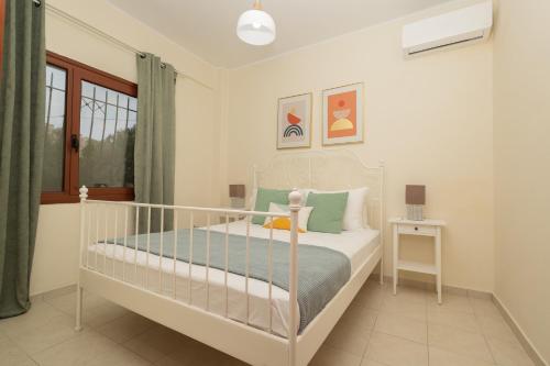 2 bedrooms, 3 beds