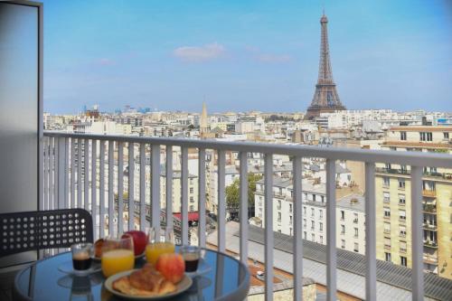 Eiffel Tower Magical View Fabulous 1 BR
