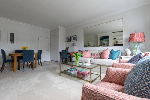 Sloane Avenue IV - image 7