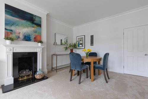 Sloane Avenue IV - main image
