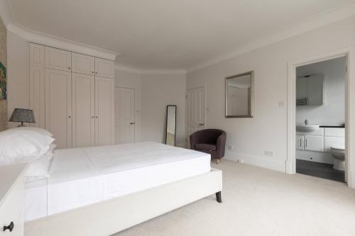 Sloane Avenue IV - image 14