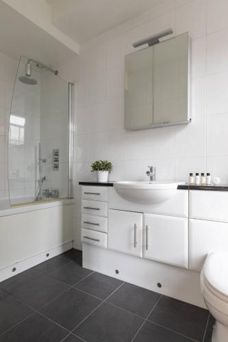 Sloane Avenue IV - image 12