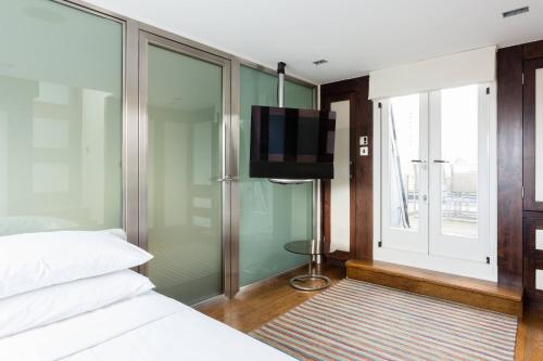 Hans Place IV - image 4