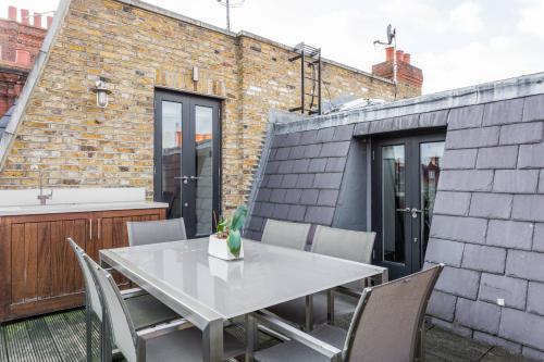Hans Place IV - image 13
