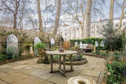 Ladbroke Gardens VII - image 7