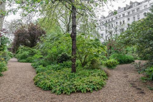 Arundel Gardens - image 7