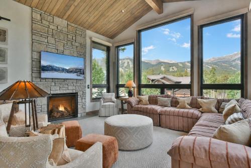 Lonestar Lodge: Sweeping Mountain Views, Hot Tub Patio – khách sạn tại Warrior's Mark