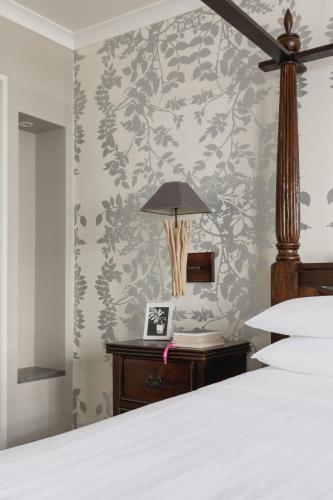 Holland Park Avenue VII - image 5