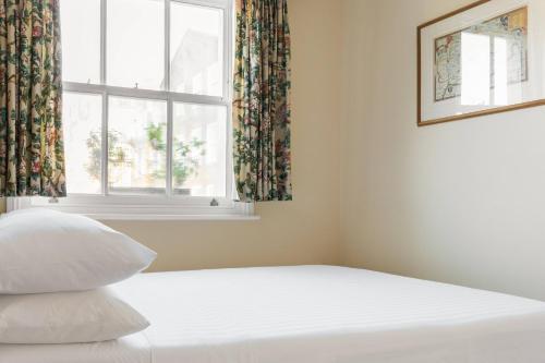 Milborne Grove - image 4