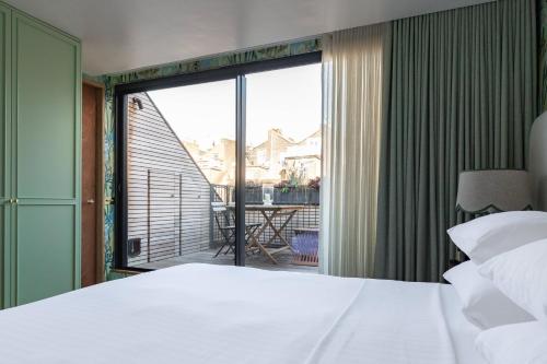 St Lukes Mews III - image 4