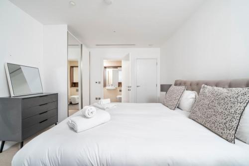 Perfect London Home 2BR 2BA Apt Canary Wharf - image 7
