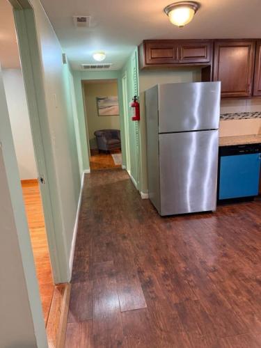 Cozy 3-Bedroom Home in West Orange Near NYC EWR and Attractions Pet-Friendly in West Orange (NJ)