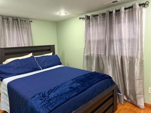 Cozy 3-Bedroom Home in West Orange Near NYC EWR and Attractions Pet-Friendly in West Orange (NJ)