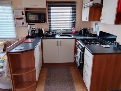 virtuve, Stay 6 - Pool - Parking - BeachSide - Pet Friendly in Trimingham