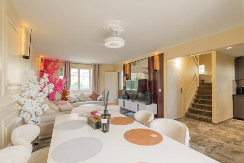 Villa LAYRA Havre de paix Haut de gamme - Location, gîte - Goussainville