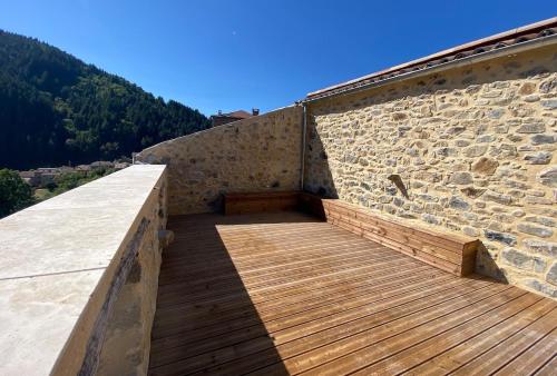 Maison de charme 9 pers Piscine intérieure et vue (Maison de charme 9 pers Piscine interieure et vue) in Saint-Julien-Boutières