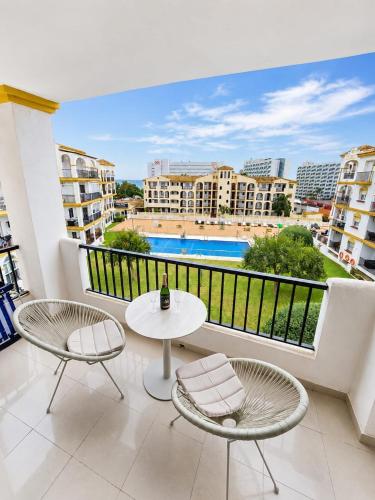 Casa Adelfas, 5 min walk to La Carihuela, Puerto Marina
