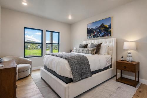 Luxury New Build w Ski Storage Fire Pit BBQ 1122 - image 14