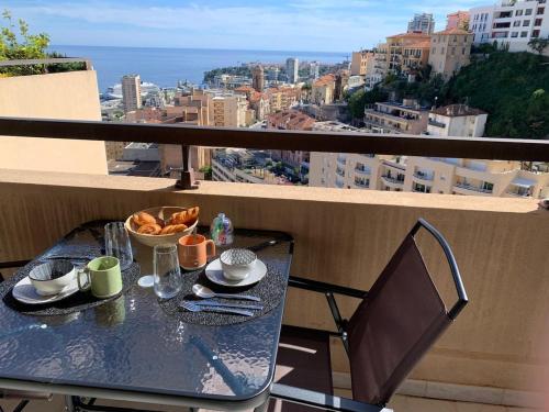 Studio vue mer aux portes de monaco