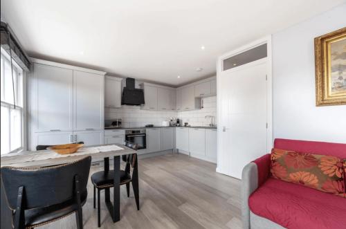Stylish Flat B 1