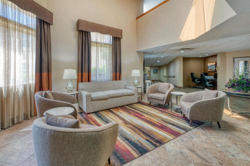 Best Western West Deptford Inn - image 39
