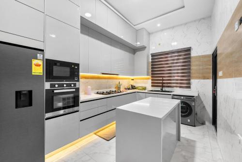 3-Bedroom Terrace Duplex 24 7 Power Supply - image 4