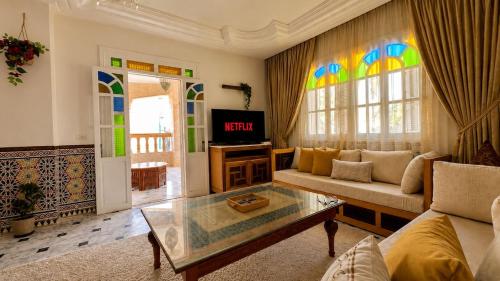Közös társalgó / TV, Dar Joud in Gabes