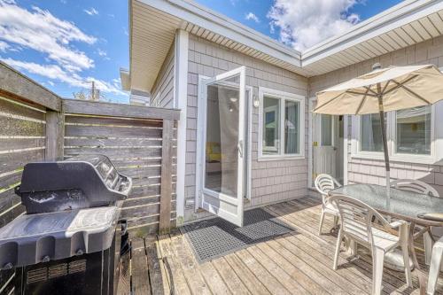 The Surfcomber Multi-Residence Home in Ocean Bay Park (NY)