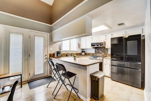 Country Village Condo in Humble, USA