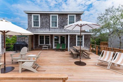 Seaside Escape on Huron in Ocean Bay Park (NY)