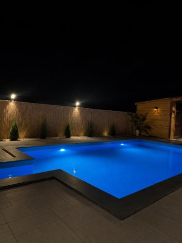 Peldbaseins, Luxury Pool Villa Hatis View Resort in Aramusa