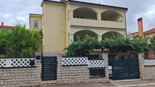 Apartment Suzana – khách sạn tại Pula