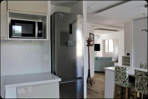 Spacious cocoon in Six-Fours-les-Plages - image 3